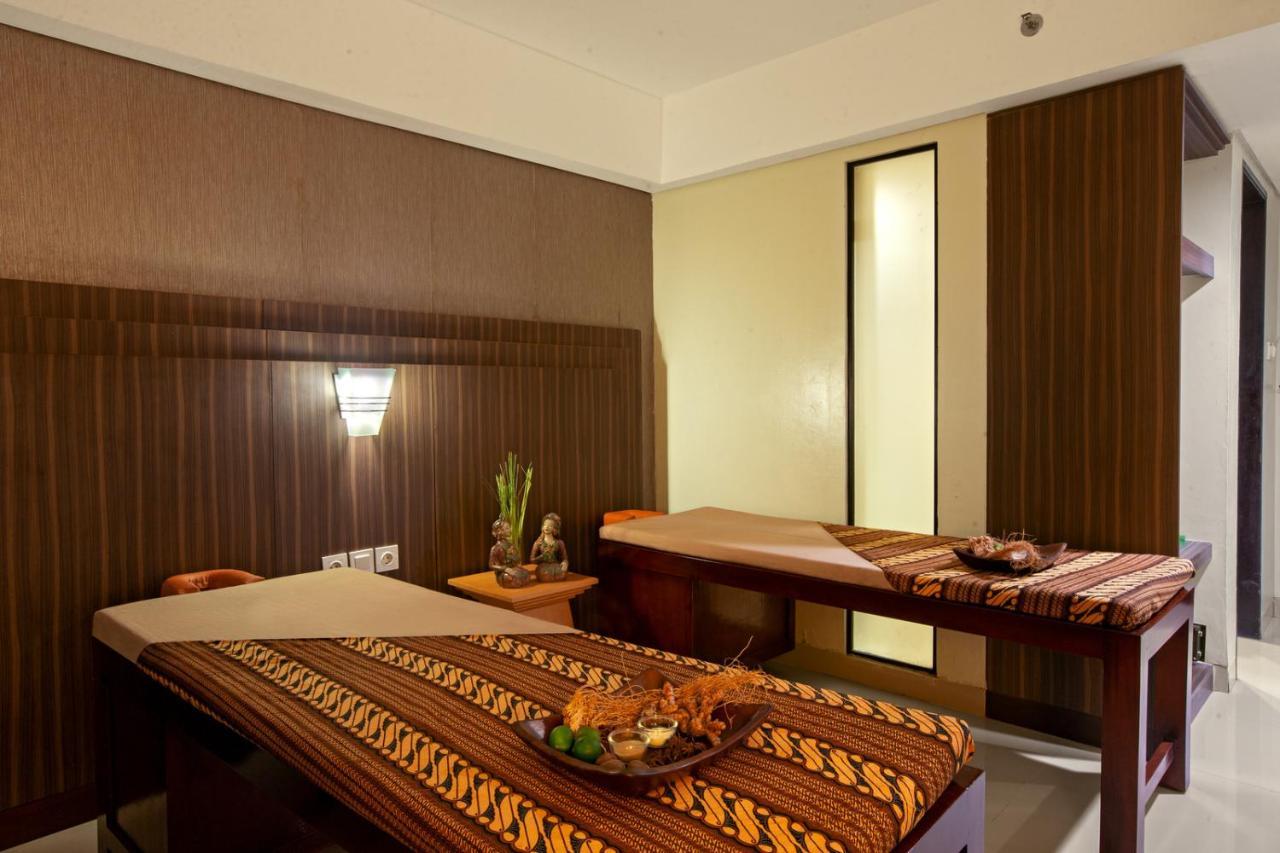 The Alana Hotel & Conference Center Malioboro Yogyakarta By Aston Exteriör bild