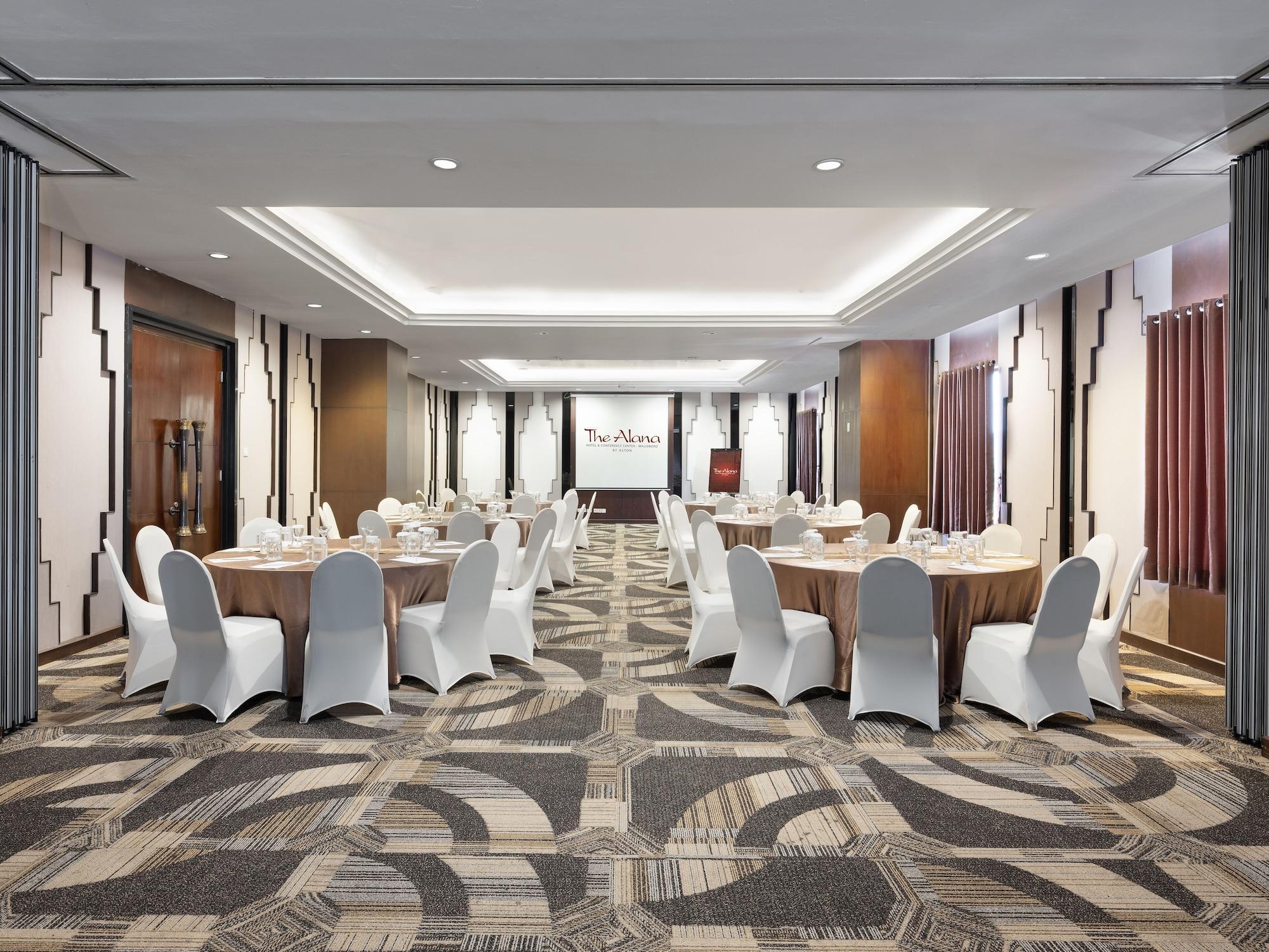 The Alana Hotel & Conference Center Malioboro Yogyakarta By Aston Exteriör bild