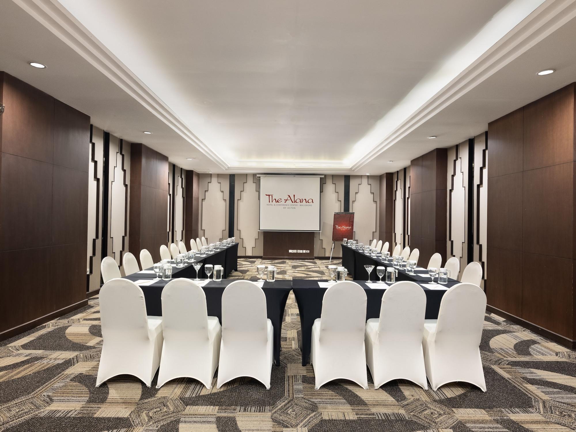 The Alana Hotel & Conference Center Malioboro Yogyakarta By Aston Exteriör bild