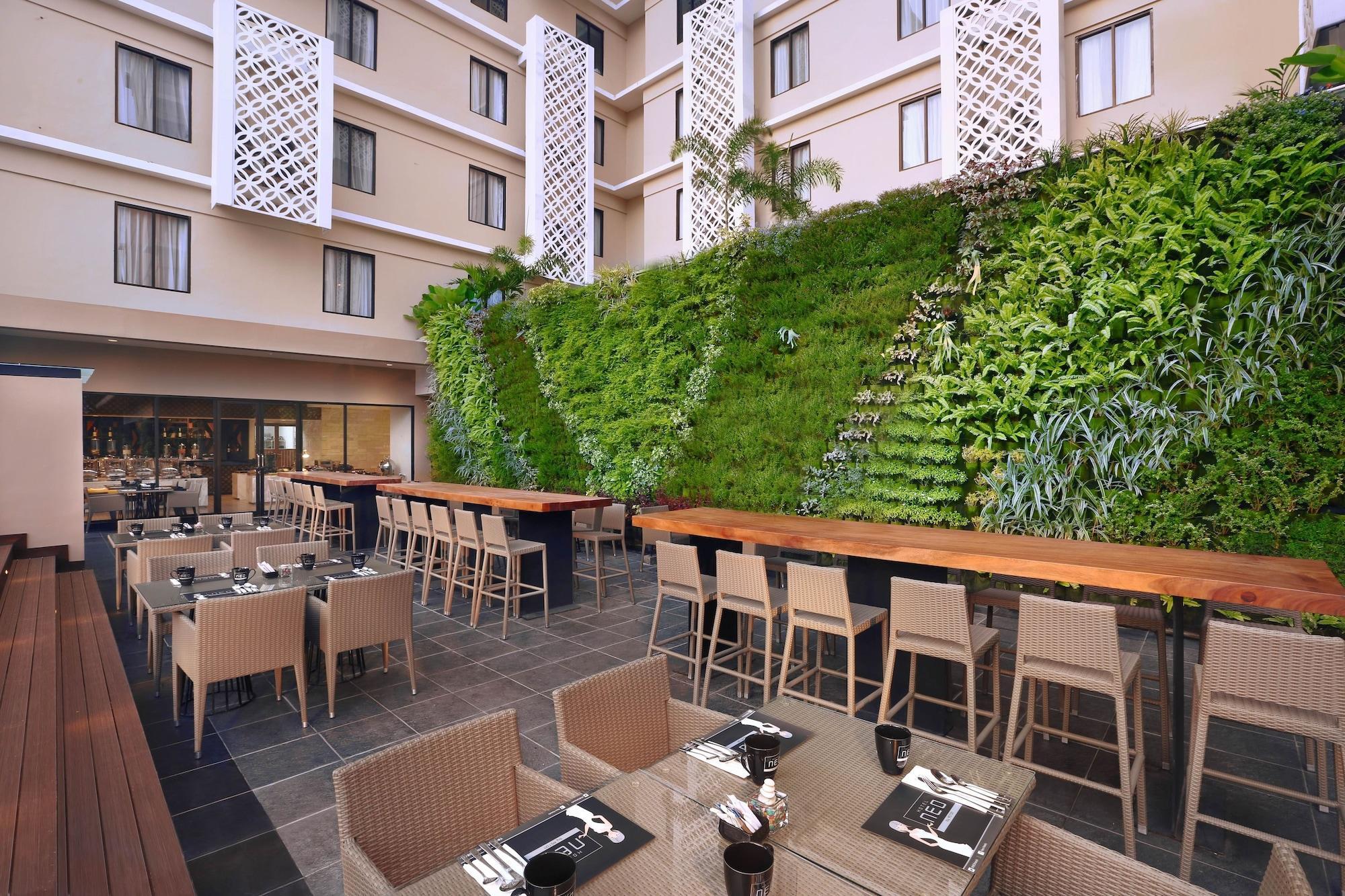 The Alana Hotel & Conference Center Malioboro Yogyakarta By Aston Exteriör bild