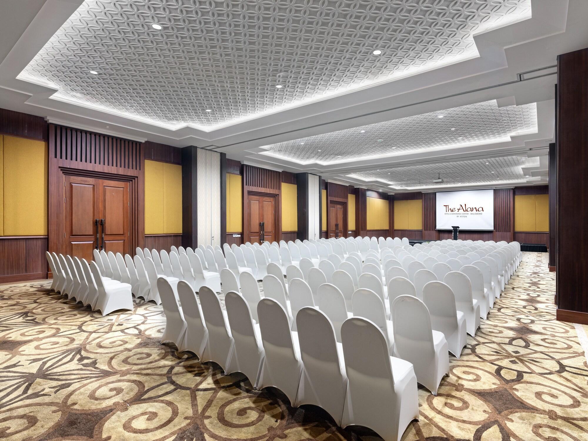 The Alana Hotel & Conference Center Malioboro Yogyakarta By Aston Exteriör bild