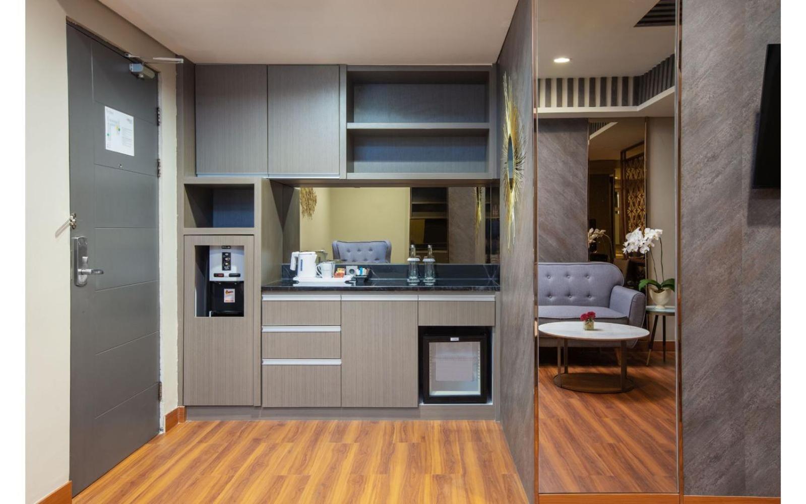 The Alana Hotel & Conference Center Malioboro Yogyakarta By Aston Exteriör bild