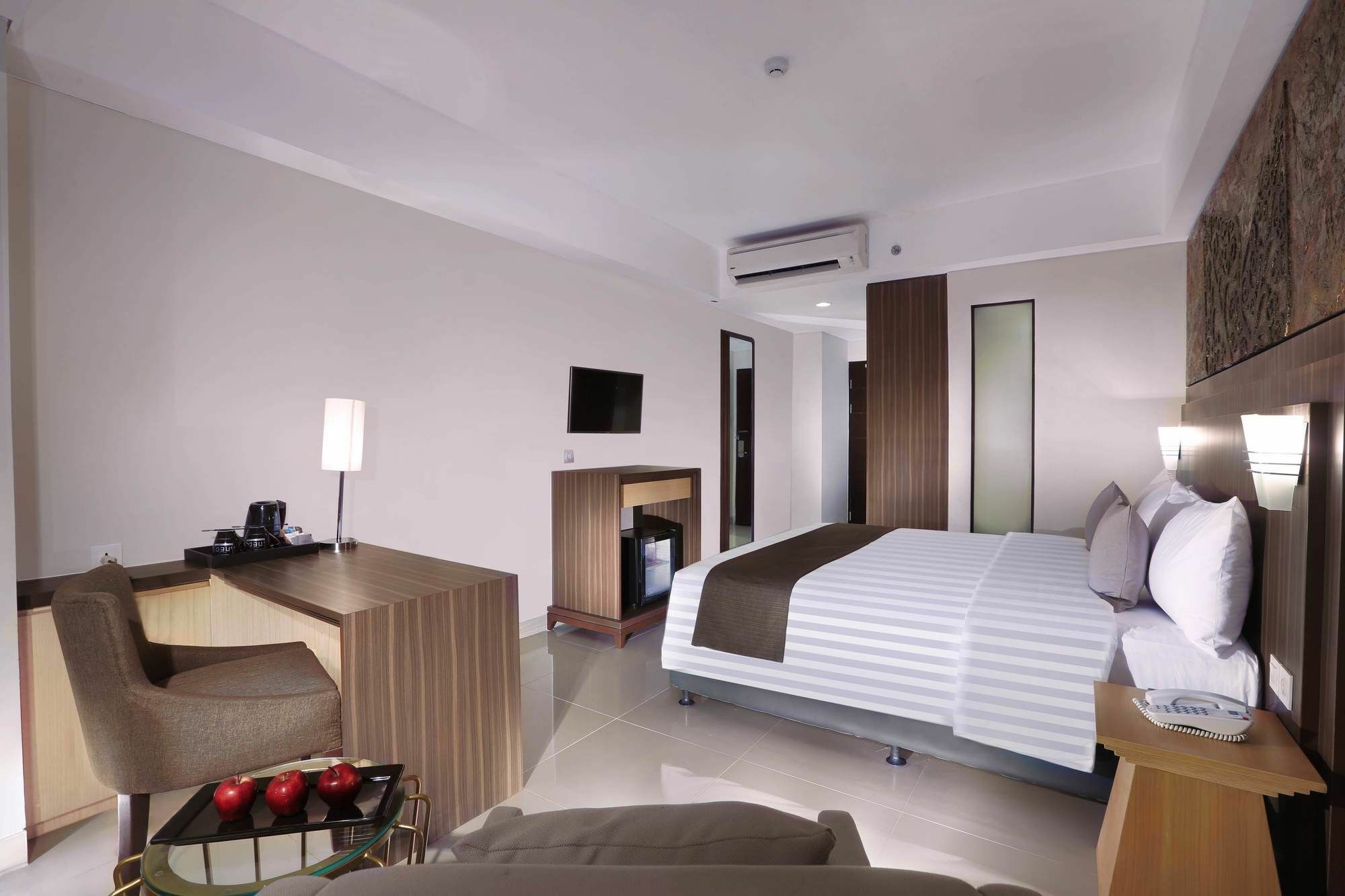 The Alana Hotel & Conference Center Malioboro Yogyakarta By Aston Exteriör bild