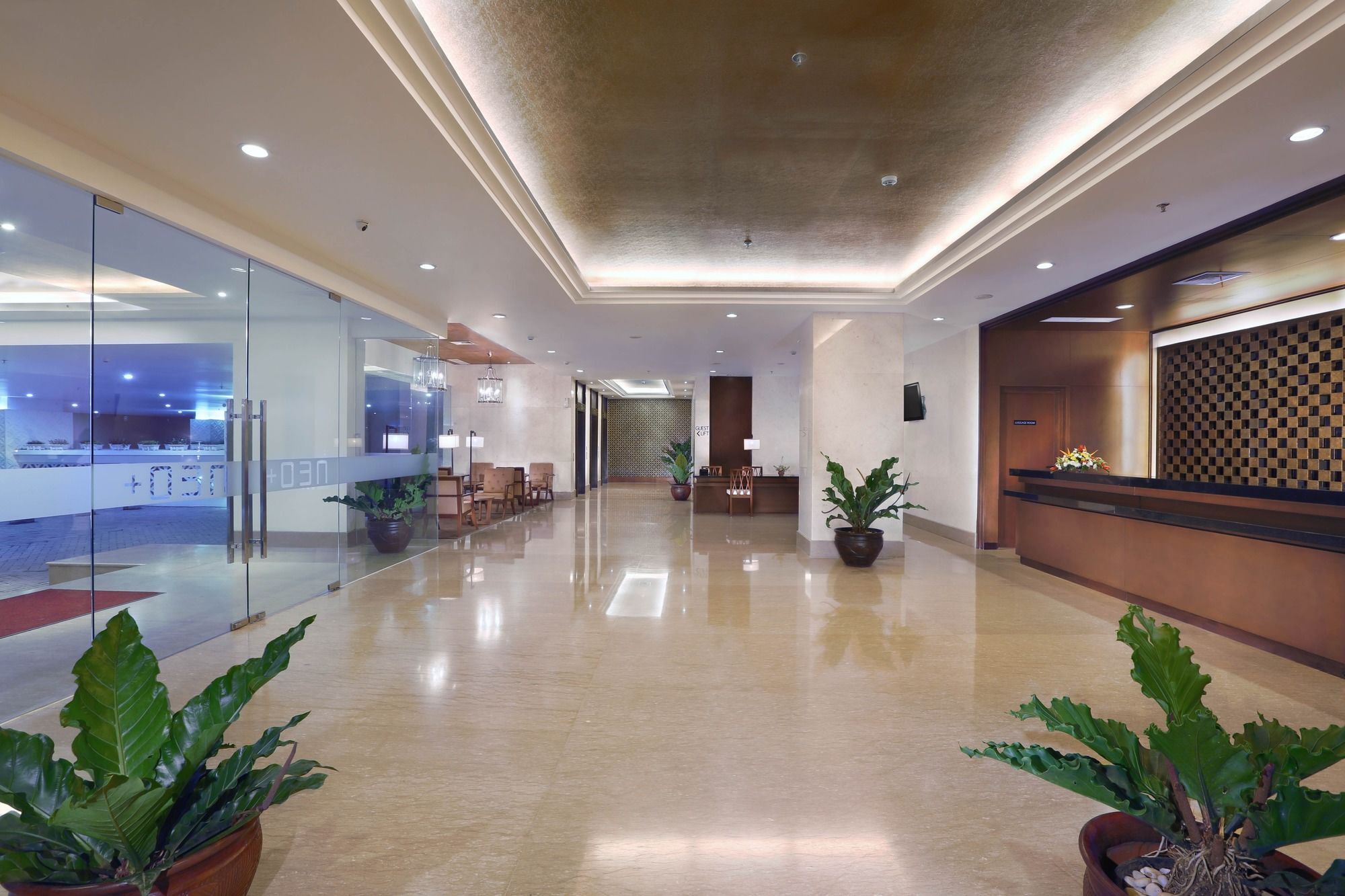 The Alana Hotel & Conference Center Malioboro Yogyakarta By Aston Exteriör bild