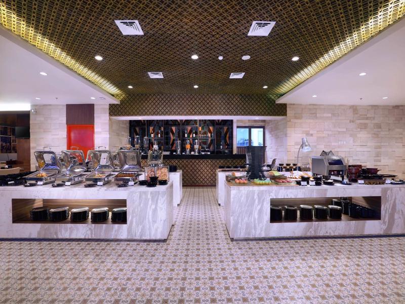 The Alana Hotel & Conference Center Malioboro Yogyakarta By Aston Exteriör bild