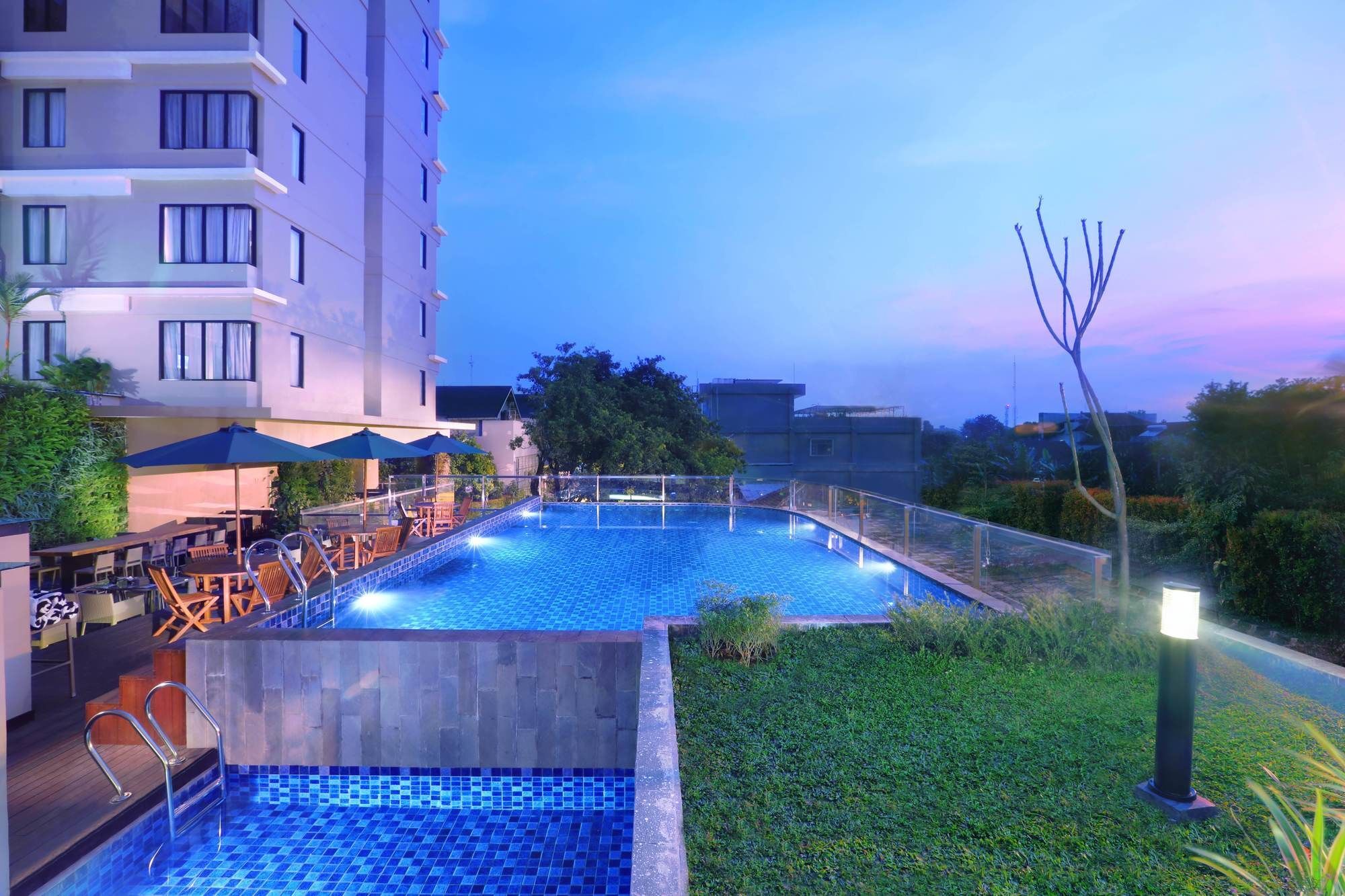 The Alana Hotel & Conference Center Malioboro Yogyakarta By Aston Exteriör bild